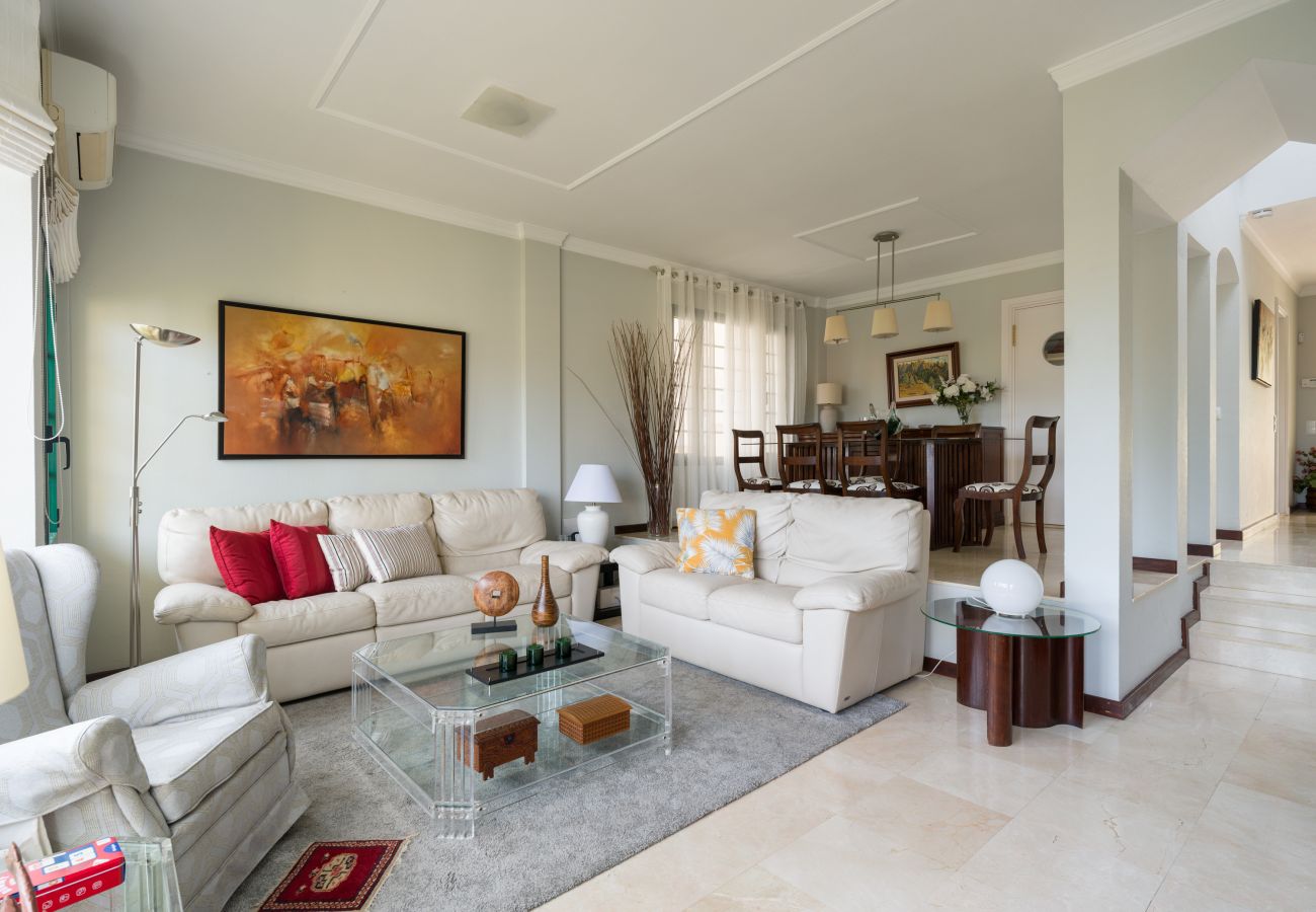 House in Santa Brígida - House with cozy garden BBQ 