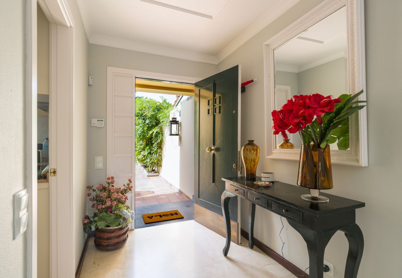 House in Santa Brígida - House with cozy garden BBQ 