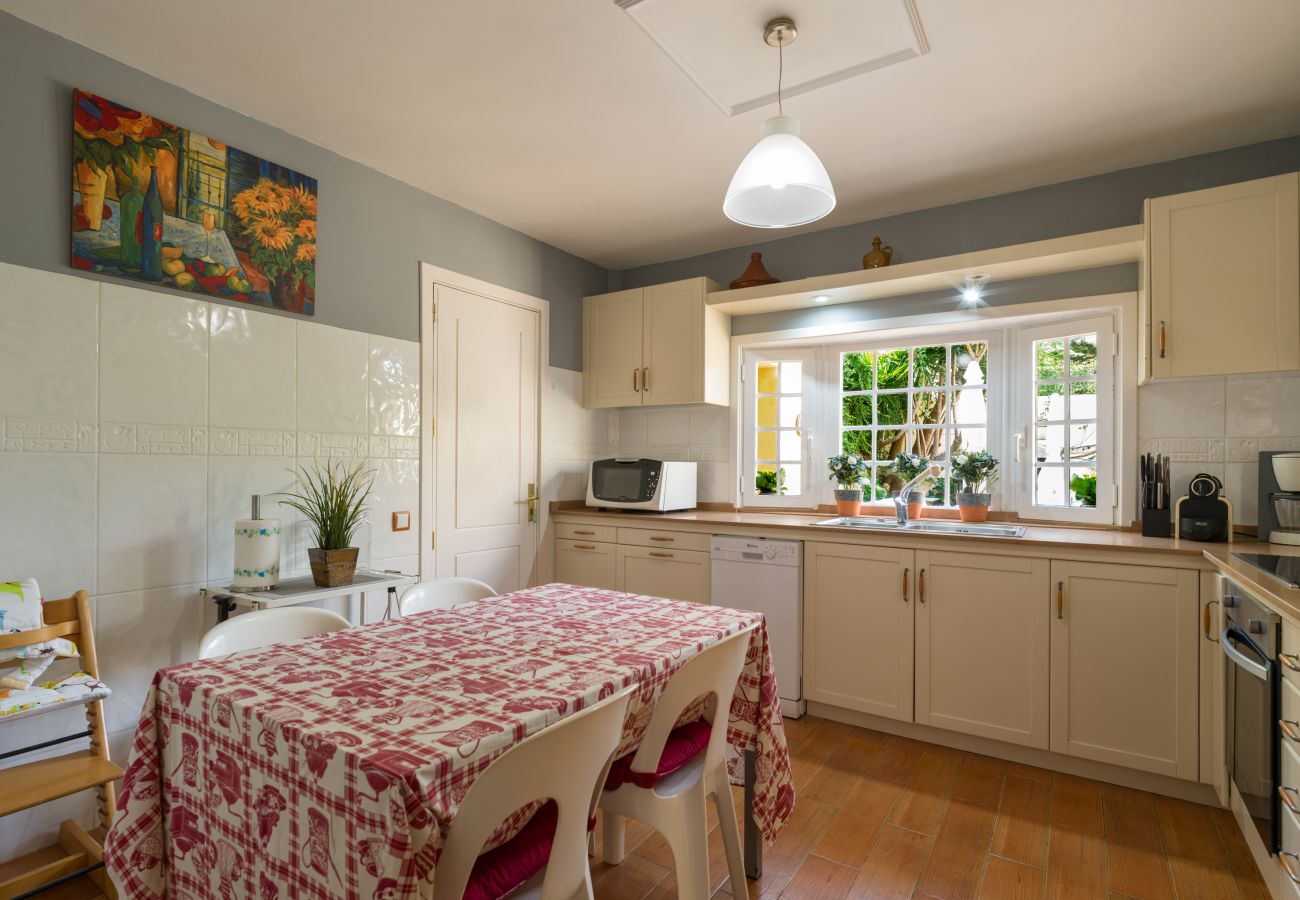 House in Santa Brígida - House with cozy garden BBQ 