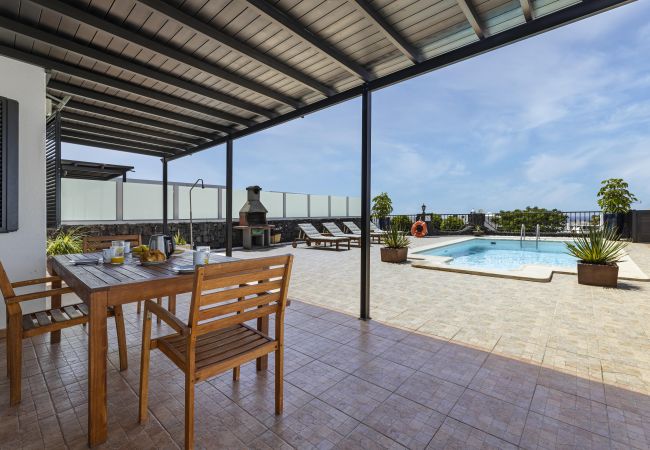 Villa in Tías - Villa 21, luxurious villa with heated pool  Villa in Tías - Villa 21, luxurious villa with heated pool