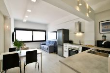 Apartment in Las Palmas de Gran Canaria - HomeForGuest Modern Apartment with direct views to Las Canteras