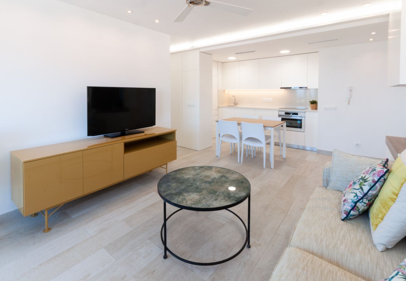 Apartment in Playa de Gandía - Elegant 2-bedroom family apartment, swimming pools and sea views - FAMILIES ONLY