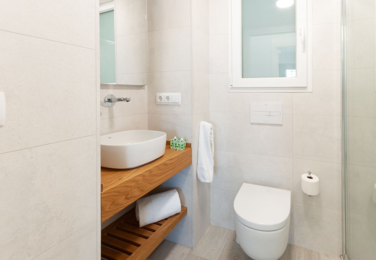 Apartment in Playa de Gandía - Elegant 2-bedroom family apartment, swimming pools and sea views - FAMILIES ONLY