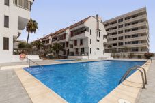 Apartment in Arona - HomeForGuest New* Modern Apartment with pool