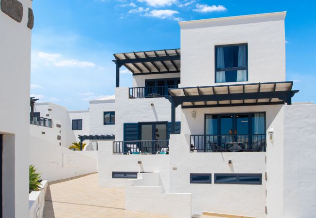 House in Playa Blanca - Villa Arosa - Spectacular duplex in Playa Blanca House in Playa Blanca - Villa Arosa - Spectacular duplex in Playa Blanca