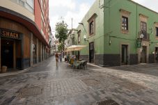 Apartment in Las Palmas de Gran Canaria - HomeForGuest Two-bedroom Apartment in the heart of Triana