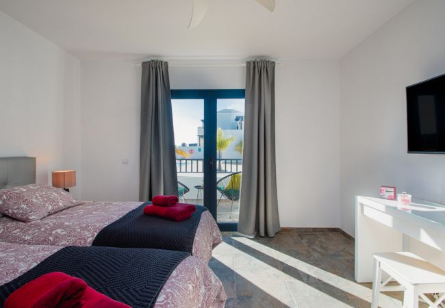 House in Playa Blanca - La niña bonita - poolside villa with sea views House in Playa Blanca - La niña bonita - poolside villa with sea views