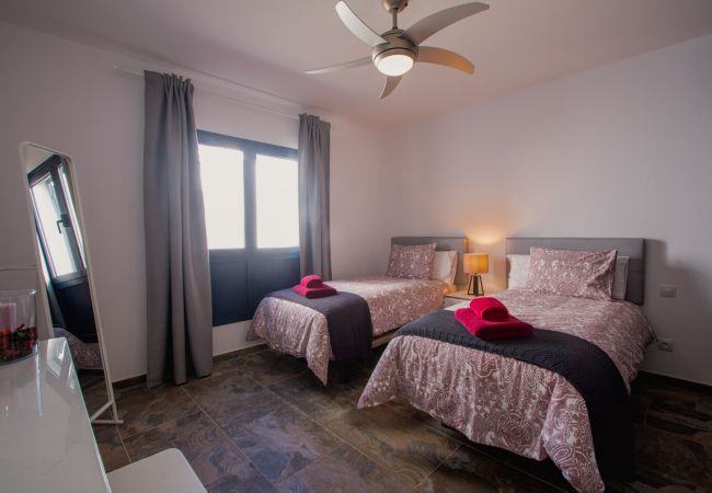 House in Playa Blanca - La niña bonita - poolside villa with sea views House in Playa Blanca - La niña bonita - poolside villa with sea views