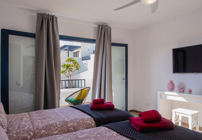 House in Playa Blanca - La niña bonita - poolside villa with sea views House in Playa Blanca - La niña bonita - poolside villa with sea views
