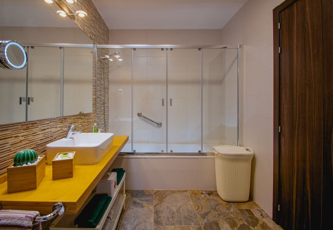 House in Playa Blanca - La niña bonita - poolside villa with sea views House in Playa Blanca - La niña bonita - poolside villa with sea views