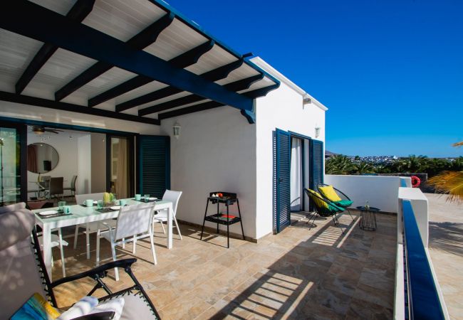  in Playa Blanca - La niña bonita - poolside villa with sea views