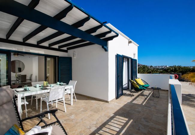 House in Playa Blanca - La niña bonita - poolside villa with sea views