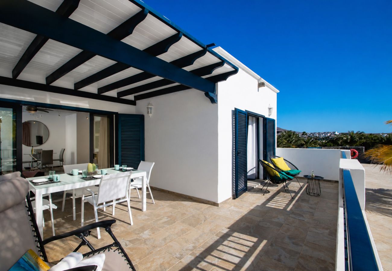 House in Playa Blanca - La niña bonita - poolside villa with sea views