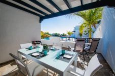 House in Playa Blanca - La niña bonita - poolside villa with sea views