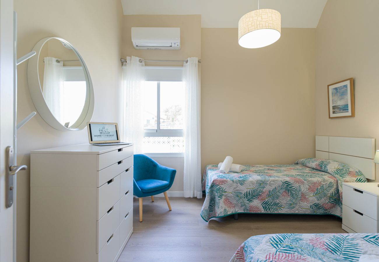 Apartment in San Bartolomé de Tirajana - HomeForGuest Modern Apartment in San Agustin 2 min from the beach
