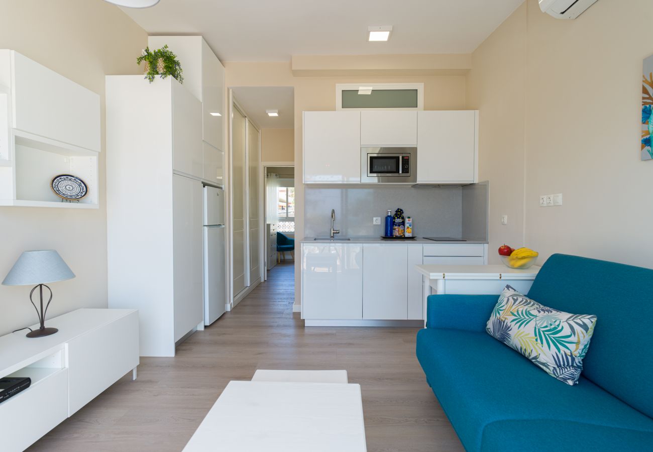 Apartment in San Bartolomé de Tirajana - HomeForGuest Modern Apartment in San Agustin 2 min from the beach