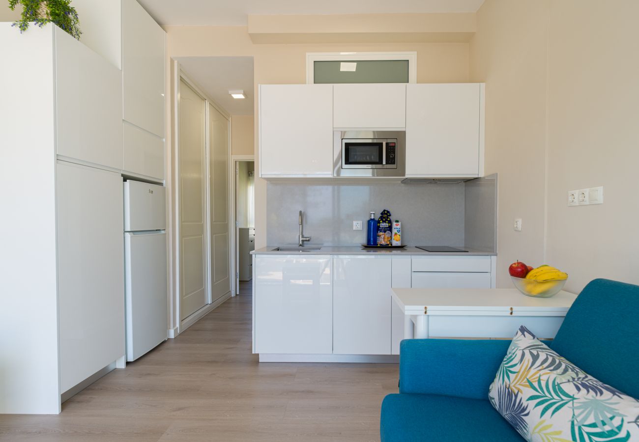 Apartment in San Bartolomé de Tirajana - HomeForGuest Modern Apartment in San Agustin 2 min from the beach