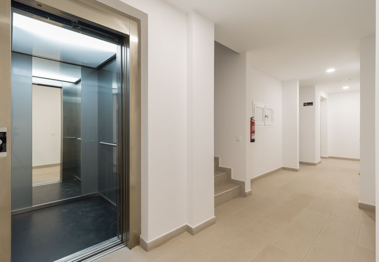 Studio in Las Palmas de Gran Canaria - Mainstream home with balcony By Canariasgetaway