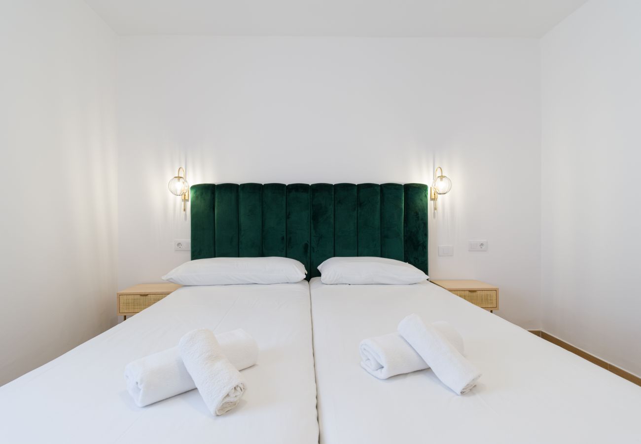 Apartment in Corralejo - Modern apartment. Swimming pool and terrace. Right on the beach in Corralejo - Home For Guest