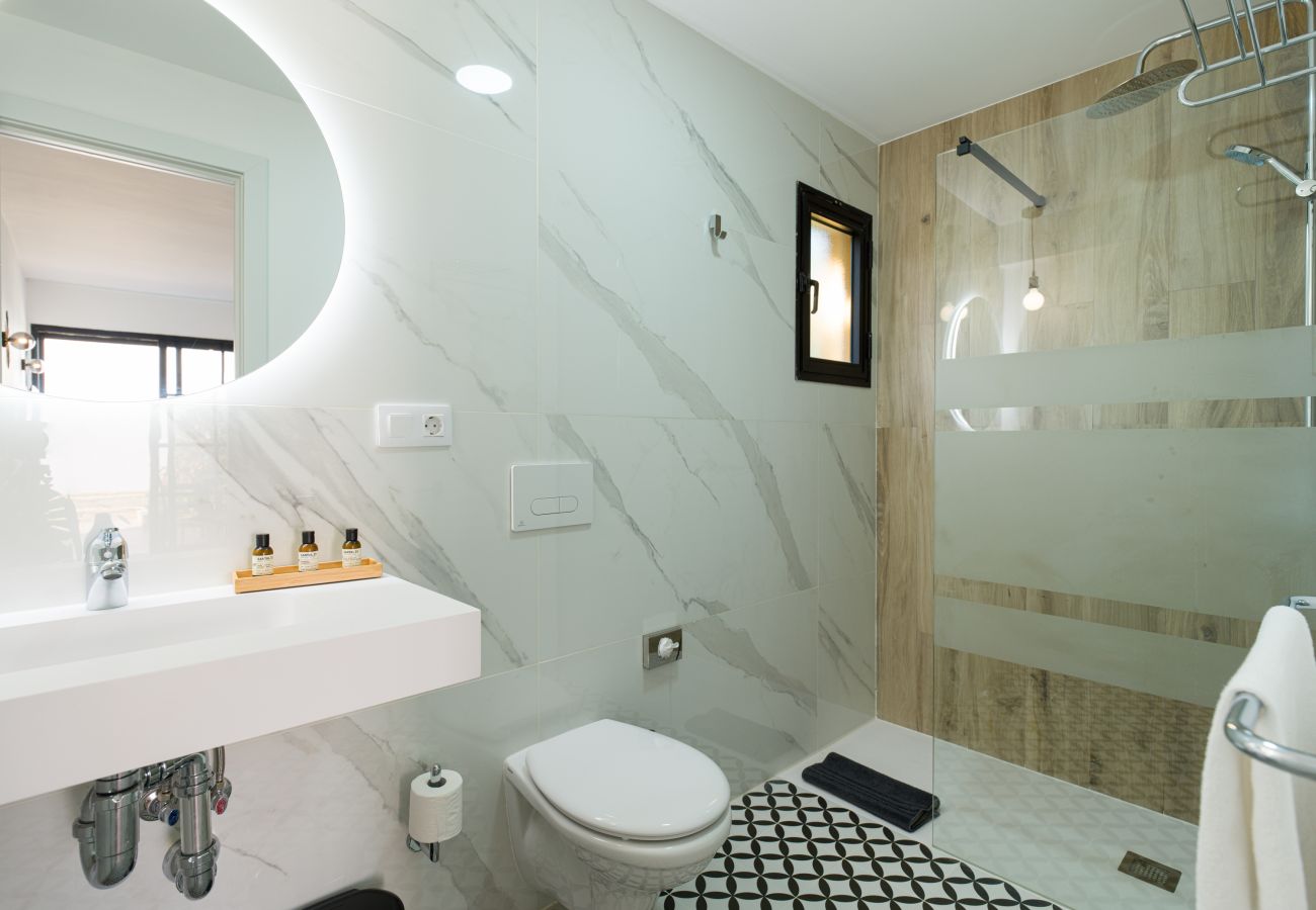 Apartment in Corralejo - Modern apartment. Swimming pool and terrace. Right on the beach in Corralejo - Home For Guest