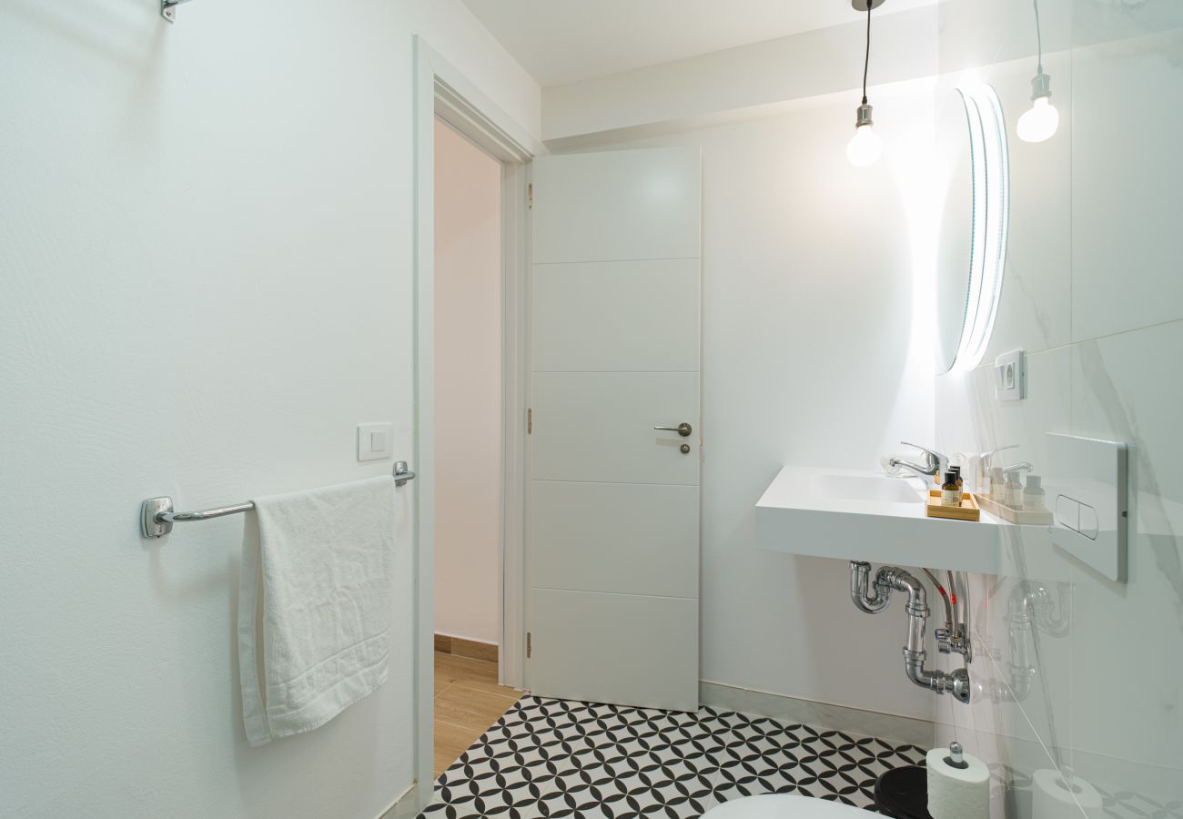 Apartment in Corralejo - Modern apartment. Swimming pool and terrace. Right on the beach in Corralejo - Home For Guest