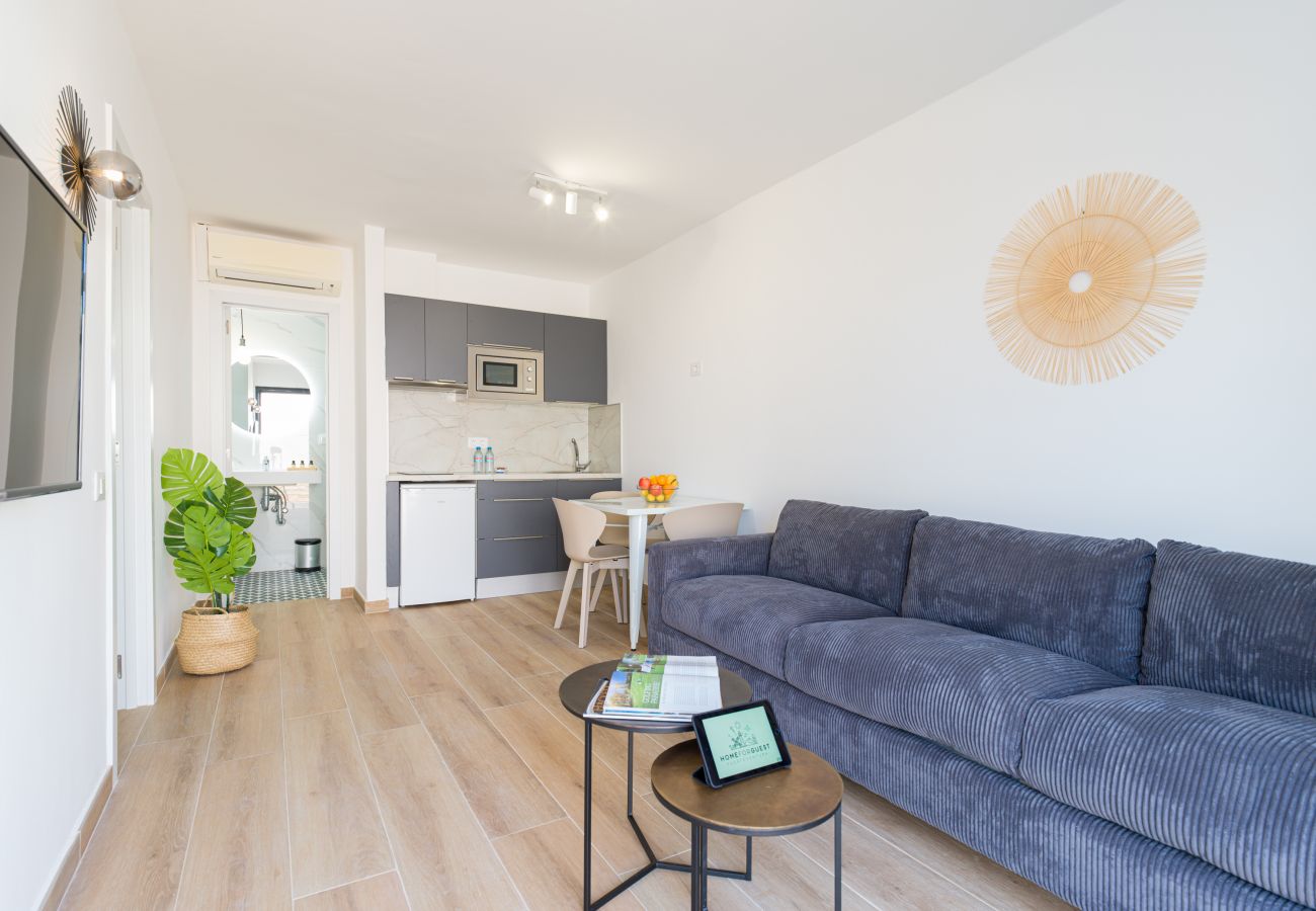 Apartment in Corralejo - Modern apartment. Swimming pool and terrace. Right on the beach in Corralejo - Home For Guest