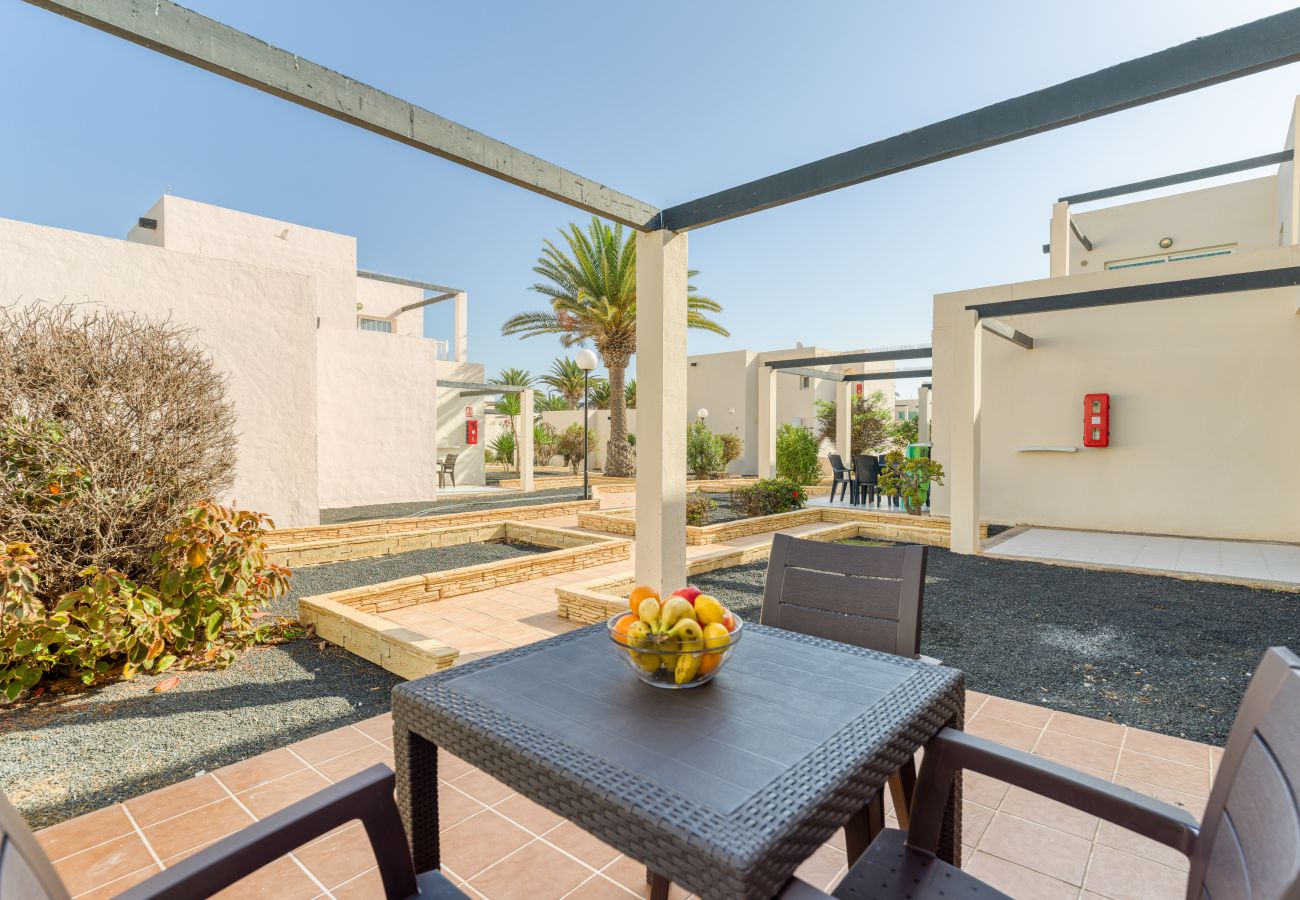 Apartment in Corralejo - Modern apartment. Swimming pool and terrace. Right on the beach in Corralejo - Home For Guest