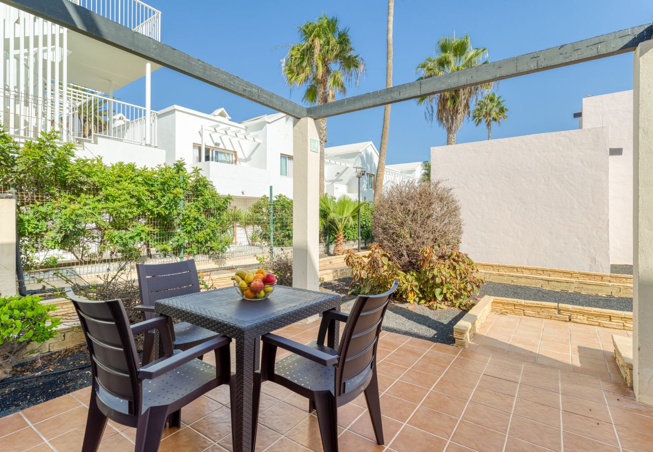 Apartment in Corralejo - Modern apartment. Swimming pool and terrace. Right on the beach in Corralejo - Home For Guest