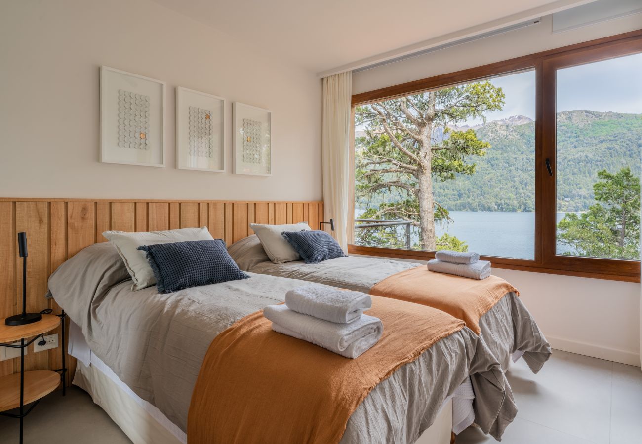 Apartment in San Carlos de Bariloche - CIPRES 07 Apartment with Stunning Lake View