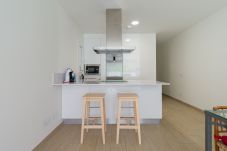 Apartment in Las Palmas de Gran Canaria - HomeForGuest Spacious Apartment with terrace and parking in Las Canteras
