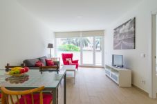 Apartment in Las Palmas de Gran Canaria - HomeForGuest Spacious Apartment with terrace and parking in Las Canteras