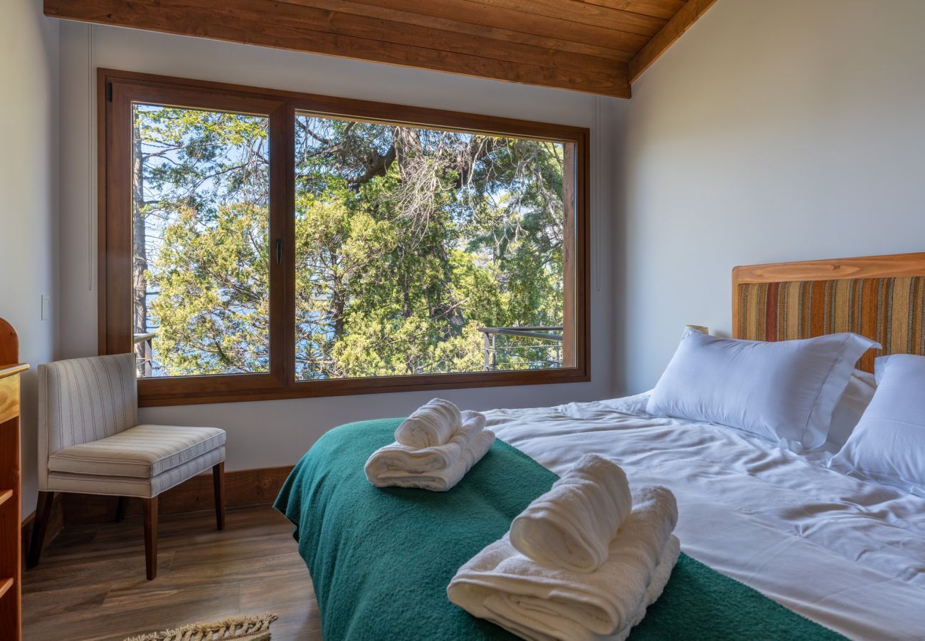 Apartment in San Carlos de Bariloche - LENGA 2 C  Apartment overlooking Lake Gutierrez