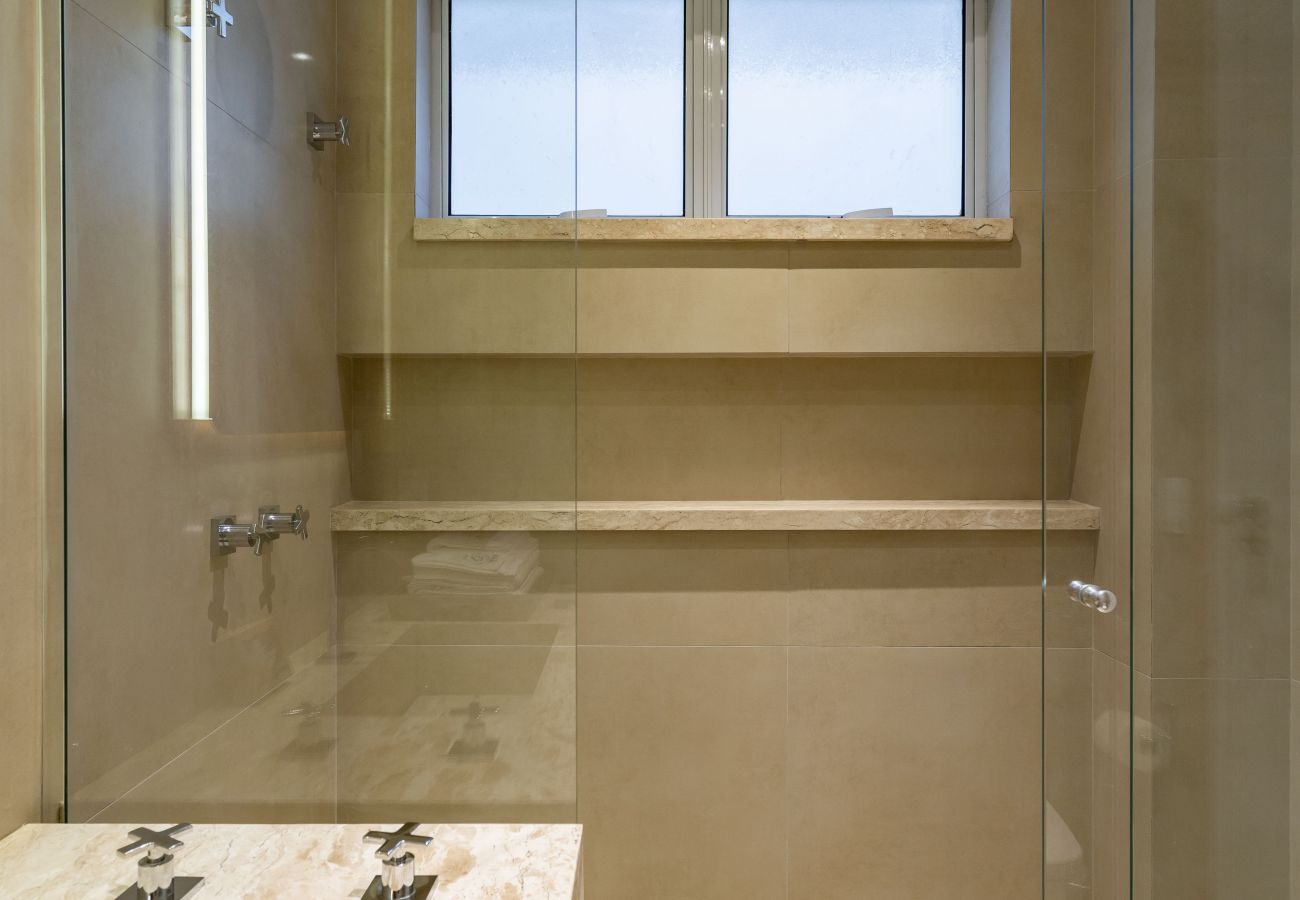 Apartment in Rio de Janeiro - Copacabana beach view | RD1003 Z4