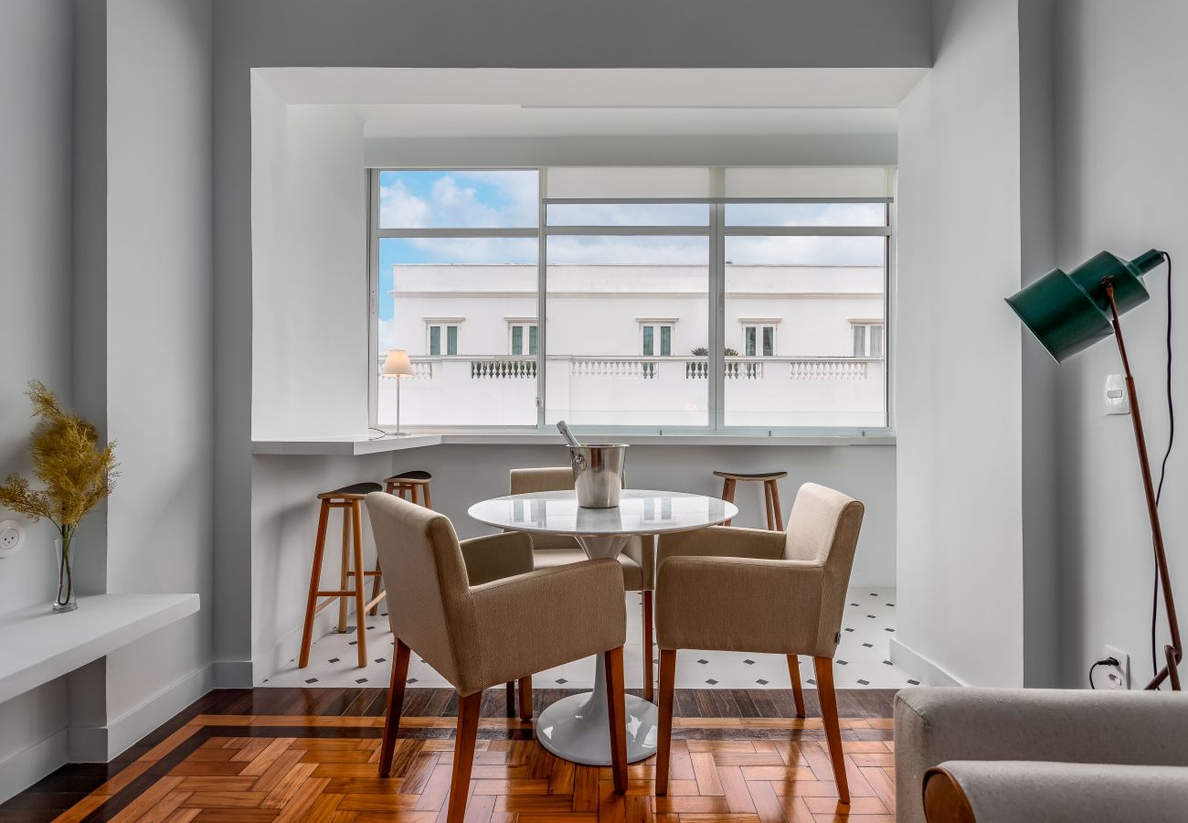 Apartment in Rio de Janeiro - Copacabana beach view | RD1003 Z4