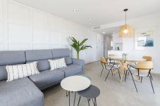 Apartment in Playa de Gandía - Apartamento a estrenar a escasos metros del Mar-ALQUILER SOLO FAMILIAS