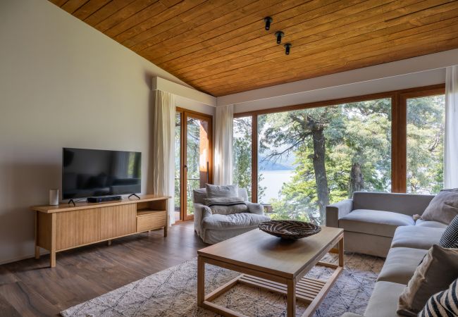  in San Carlos de Bariloche - LENGA 2 B - Incredible views of the lake, Beach Access and Pool