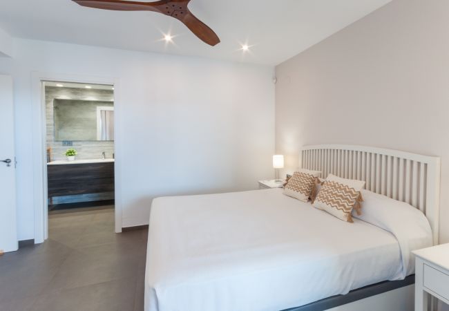 Apartment in Playa de Gandía - Wonderful holidays in a luxurious flat. Apartment in Playa de Gandía - Wonderful holidays in a luxurious flat.