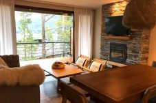 Apartment in San Carlos de Bariloche - LENGA 1 D Amaizing Apartment Pool + Lake View