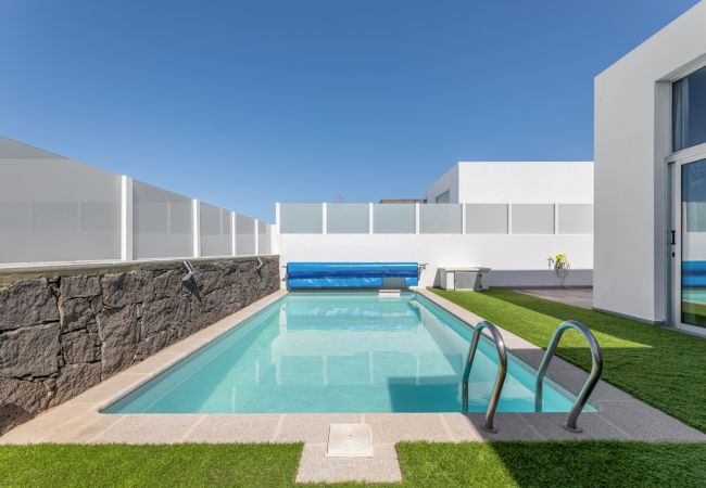Villa in Playa Blanca - Villa La Sombrera Villa in Playa Blanca - Villa La Sombrera