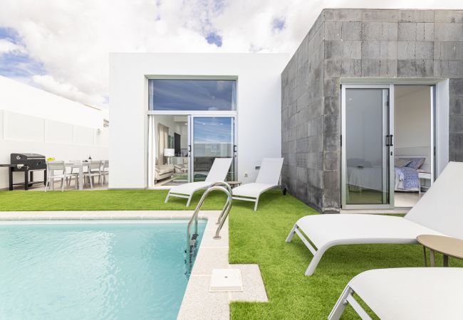 Villa in Playa Blanca - Villa La Sombrera Villa in Playa Blanca - Villa La Sombrera