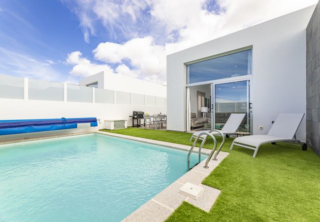 Villa in Playa Blanca - Villa La Sombrera Villa in Playa Blanca - Villa La Sombrera