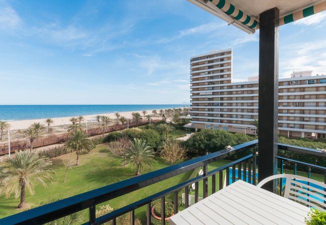 Apartment in Playa de Gandía - Condo in front of the Beach, Airco and lovely sunny terrace.  Apartment in Playa de Gandía - Condo in front of the Beach, Airco and lovely sunny terrace.