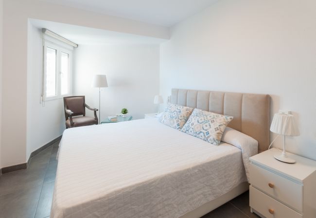 Apartment in Playa de Gandía - Condo in front of the Beach, Airco and lovely sunny terrace.  Apartment in Playa de Gandía - Condo in front of the Beach, Airco and lovely sunny terrace.