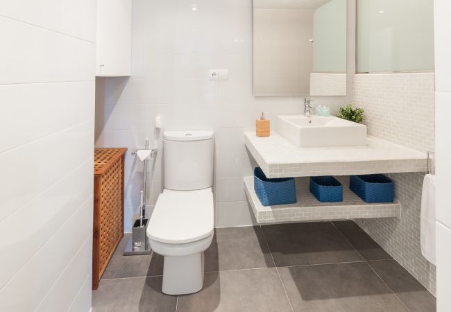 Apartment in Playa de Gandía - Condo in front of the Beach, Airco and lovely sunny terrace.  Apartment in Playa de Gandía - Condo in front of the Beach, Airco and lovely sunny terrace.