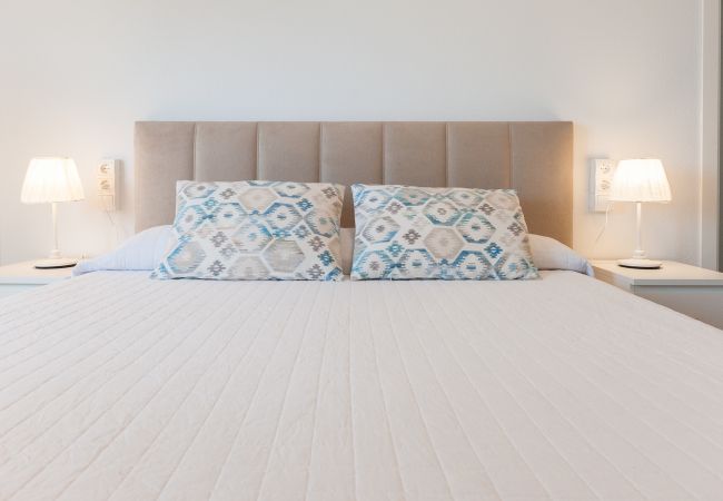 Apartment in Playa de Gandía - Condo in front of the Beach, Airco and lovely sunny terrace.  Apartment in Playa de Gandía - Condo in front of the Beach, Airco and lovely sunny terrace.