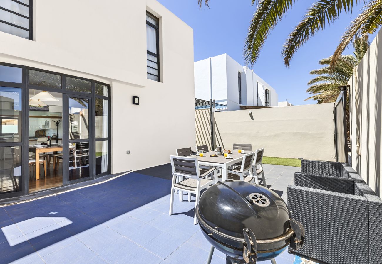 Villa in Costa Teguise - Villa Paula  Costa Teguise - Villas Lanzarote - VipVipVillas Villa in Costa Teguise - Villa Paula  Costa Teguise - Villas Lanzarote - VipVipVillas