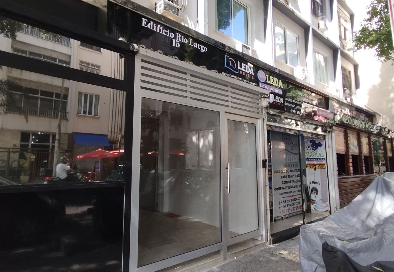 Apartment in Rio de Janeiro - Lovely in Copacabana | Near the beach | MVC205 