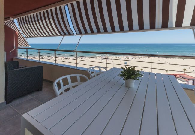 Apartment in Playa de Gandía - Amazing flat in front of the sea. Fully refurbished Apartment in Playa de Gandía - Amazing flat in front of the sea. Fully refurbished
