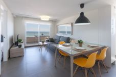 Apartment in Playa de Gandía - Amazing flat in front of the sea. Fully refurbished