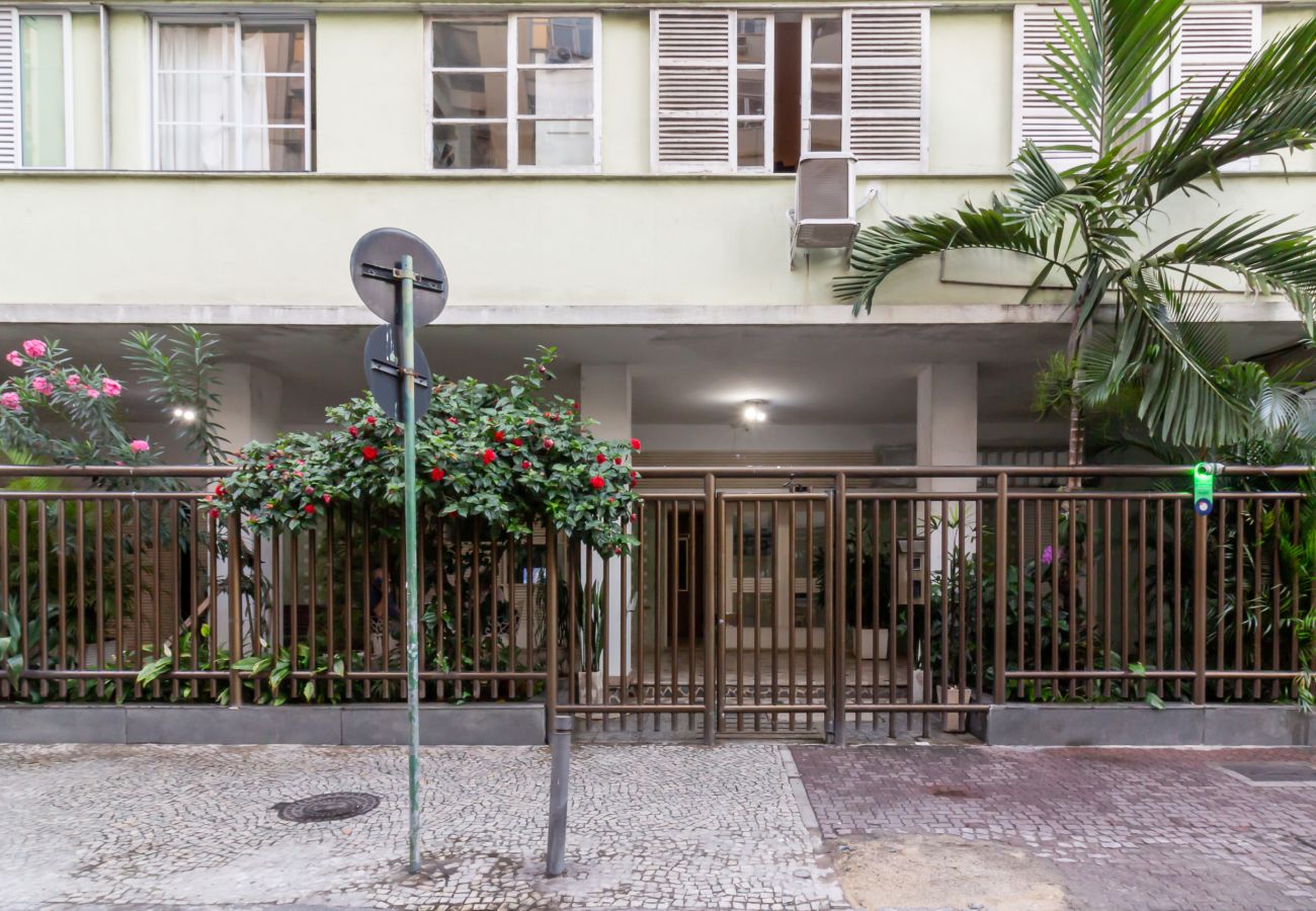 Apartment in Rio de Janeiro - 6 minutes from Ipanema beach and close to the underground | J804